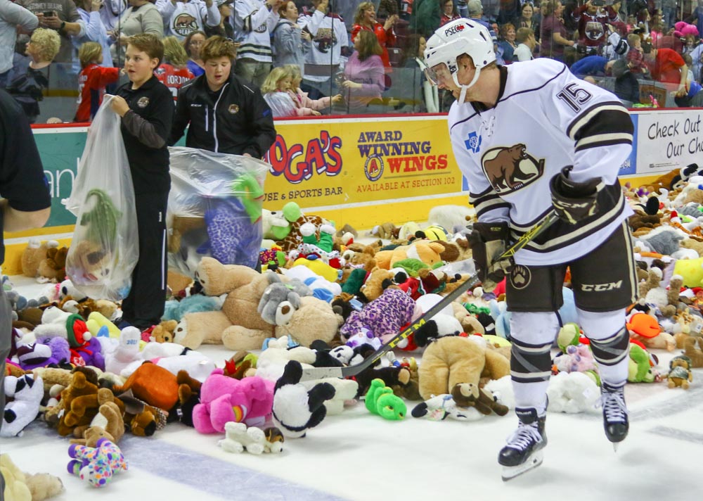 everblades teddy bear toss 2018