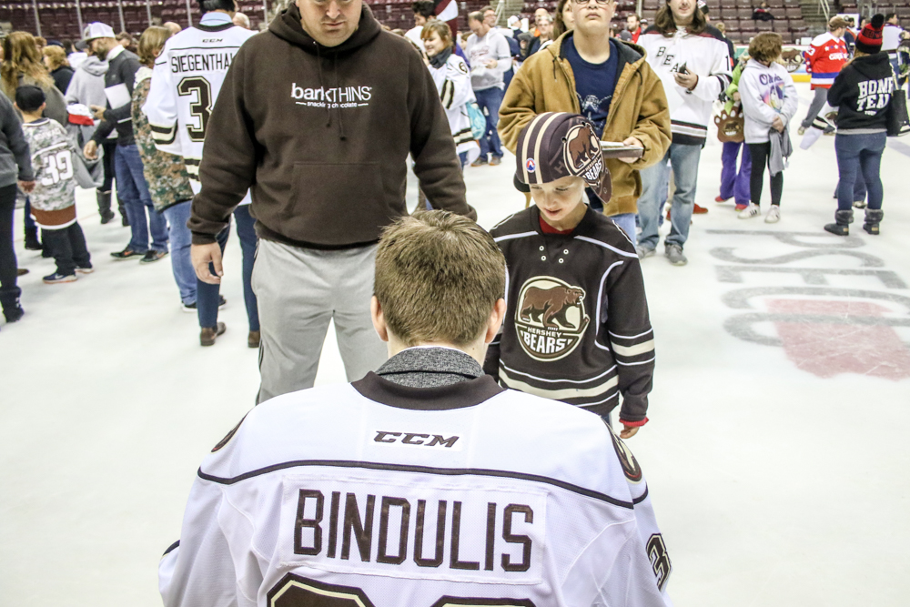 Bindulis Signs A Few More Autographs