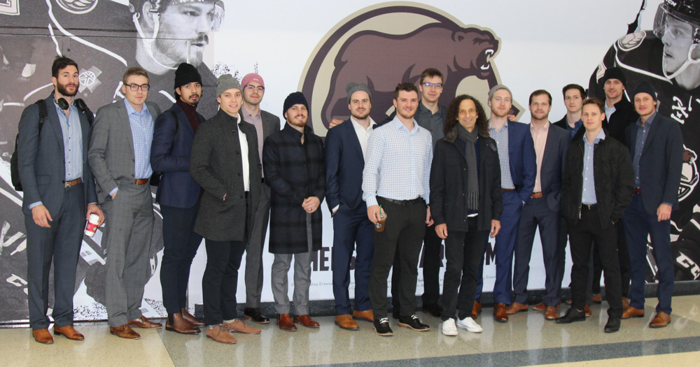 Hershey Bears Meet Jazz Legend Kenny G Before Flight To Charlotte