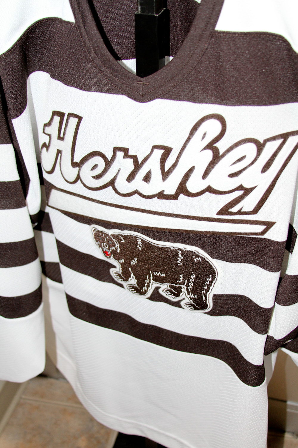 Hershey Bears Outdoor Classic Jersey, Large, New!